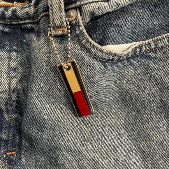 Y2K Tommy Hilfiger Jeans with Key Chain Attached - Picture 4 of 8